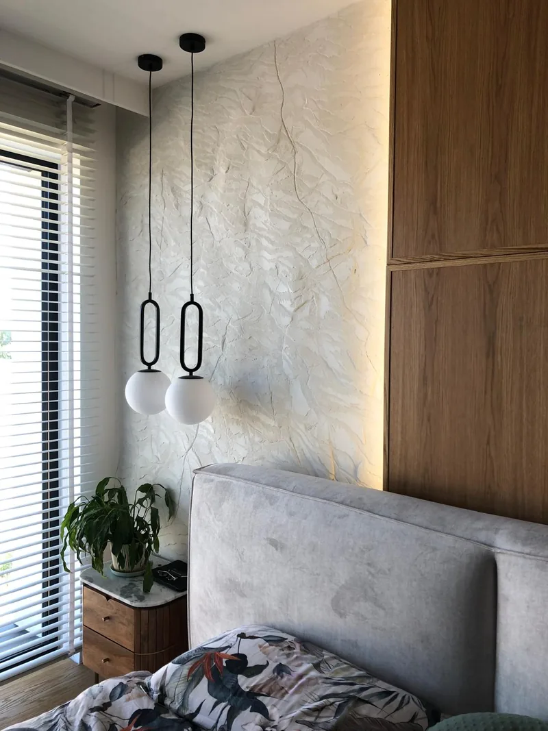Efekt skały przy zabudowie z drewna — sypialnia, ujęcie narożnika — Lux-Bud Design Original
