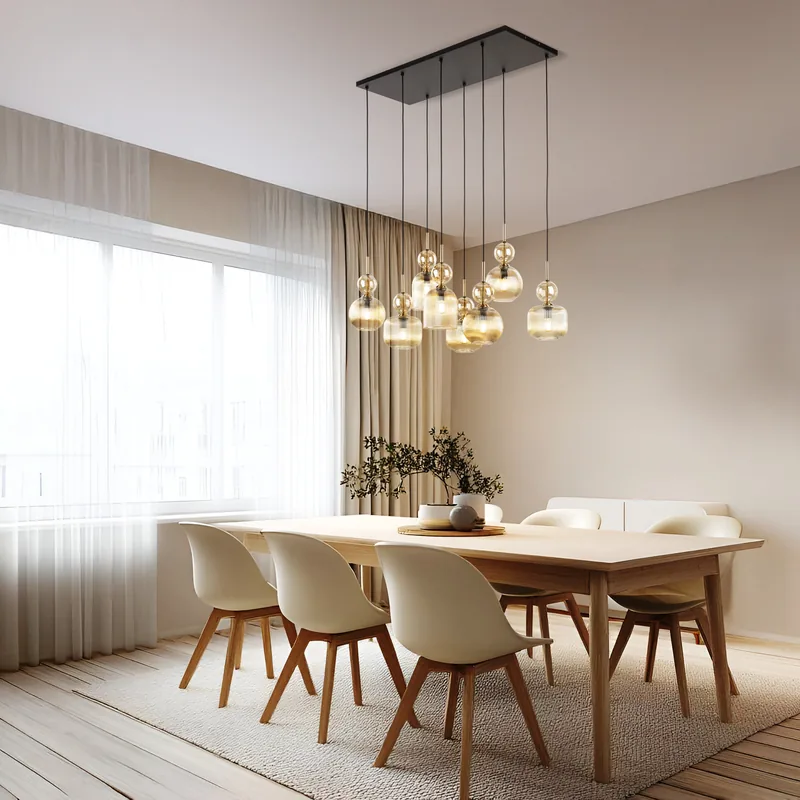 Kaskada szklanych kloszy Sophia Cognac nad drewnianym stołem w jadalni — TK Lighting