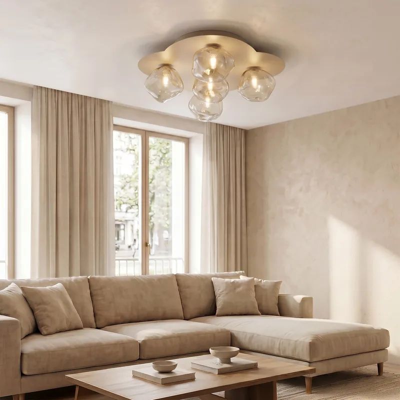 Plafon Lava Sabia ze szklanymi kloszami na suficie salonu — TK Lighting