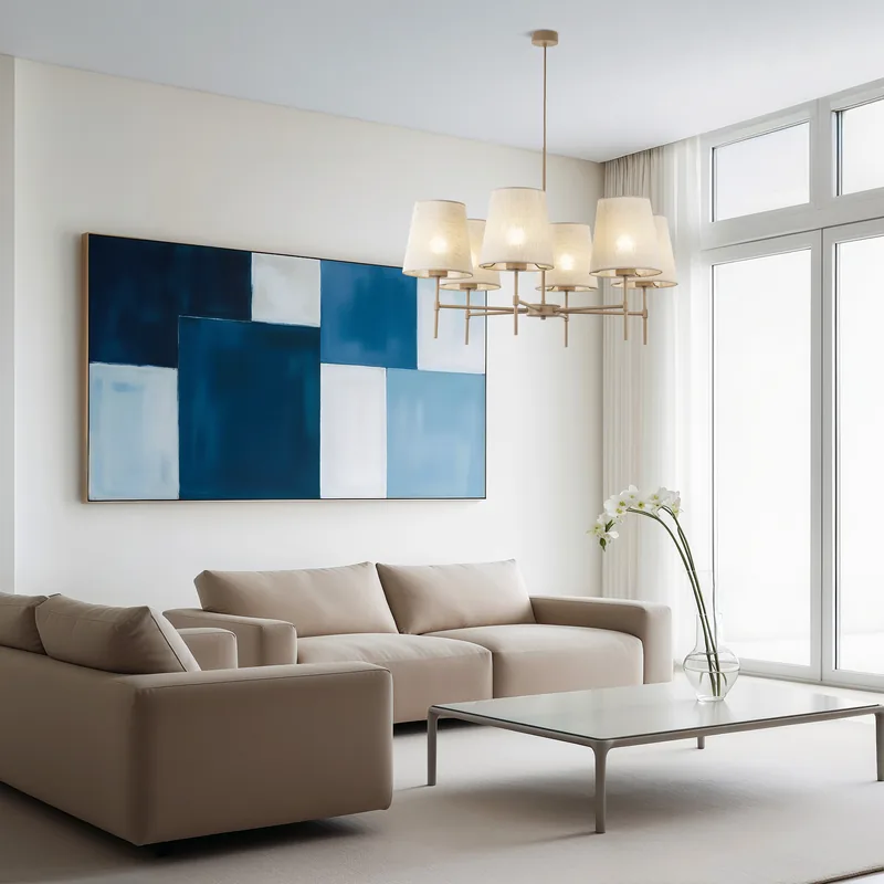 Klasyczny żyrandol Elizabeth Sabia w jasnym salonie z narożnikiem — TK Lighting