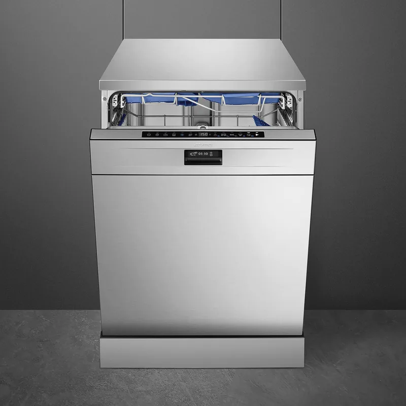 Zmywarka wolnostojaca Smeg z panelem sterowania na froncie — Smeg