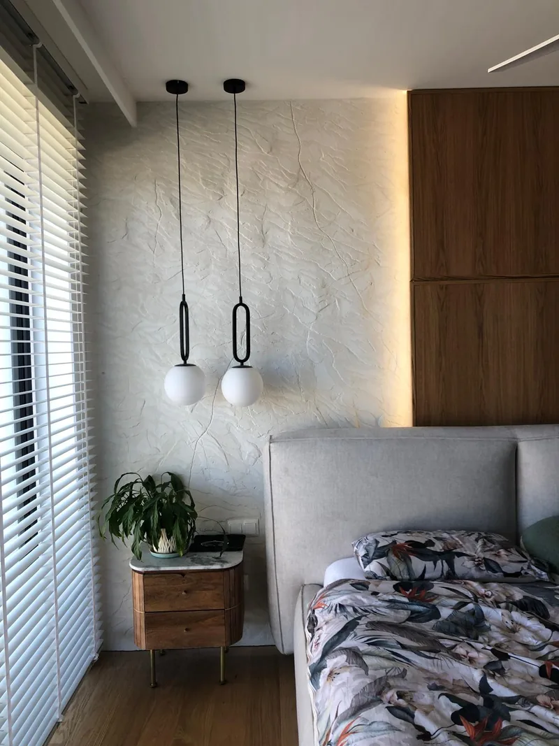 Sypialnia z drewnianą zabudową — realizacja LuxBud Design, Częstochowa
