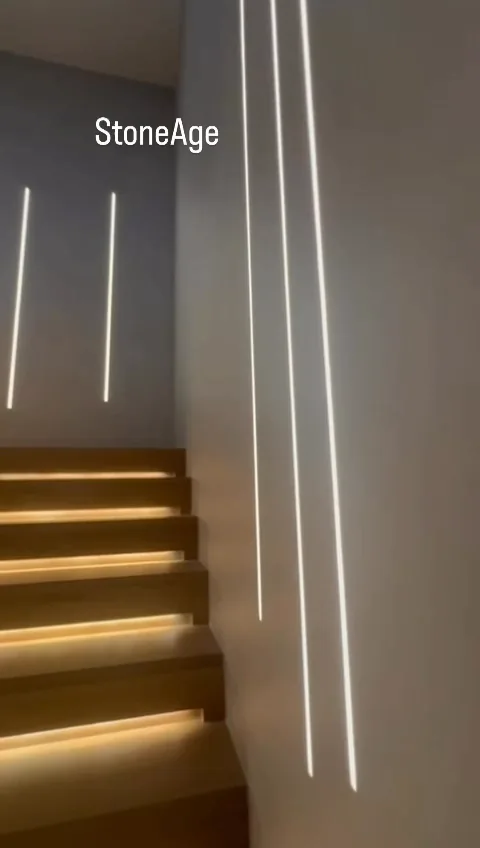Schody i linie świetlne w ścianach — film — realizacja LuxBud Design, Częstochowa