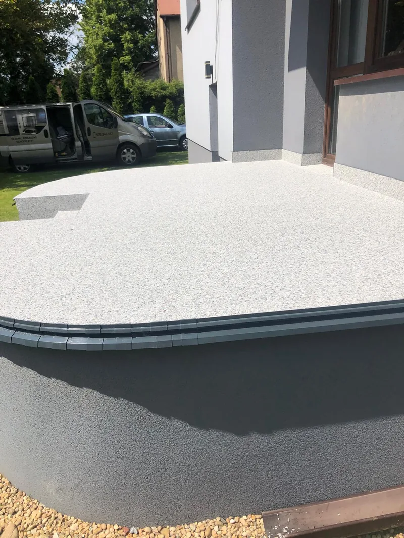Taras z kamiennego dywanu — realizacja LuxBud Design, Częstochowa
